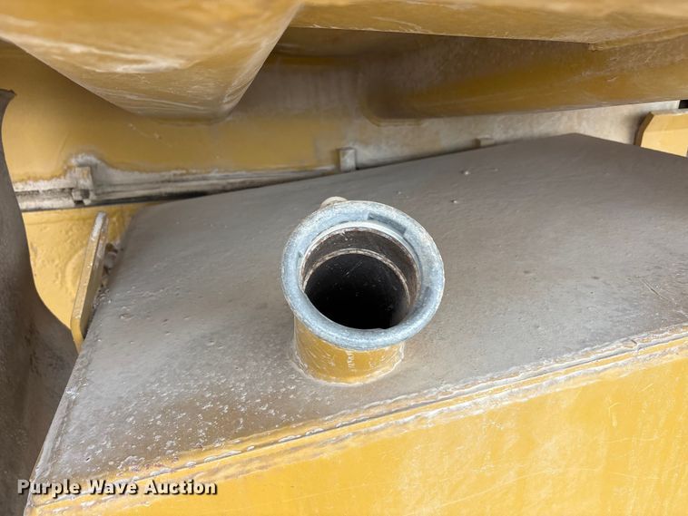 image for item YA3037 1995 Caterpillar 773B haul truck