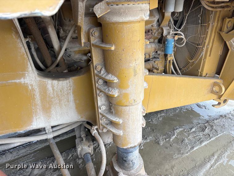 image for item YA3037 1995 Caterpillar 773B haul truck