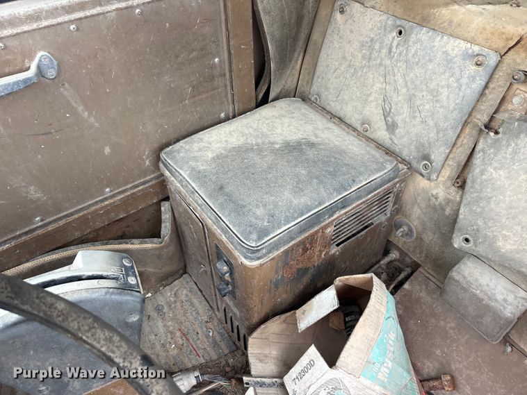 image for item YA3037 1995 Caterpillar 773B haul truck