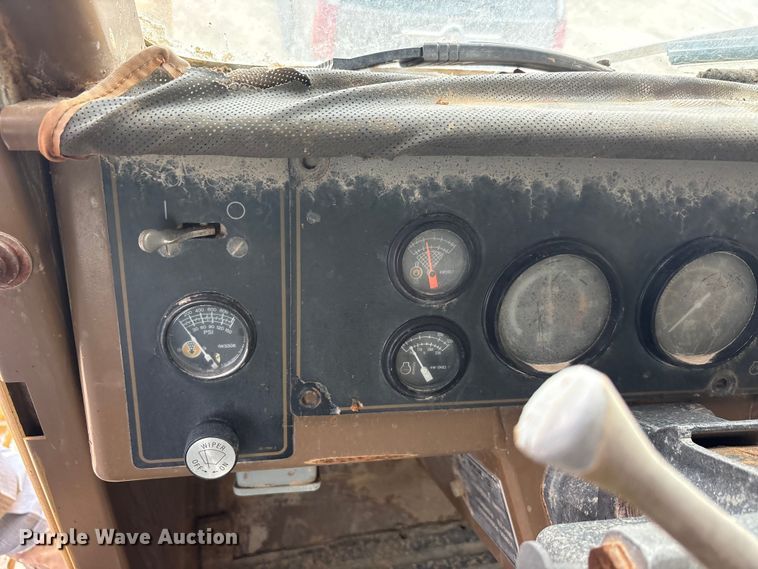 image for item YA3037 1995 Caterpillar 773B haul truck