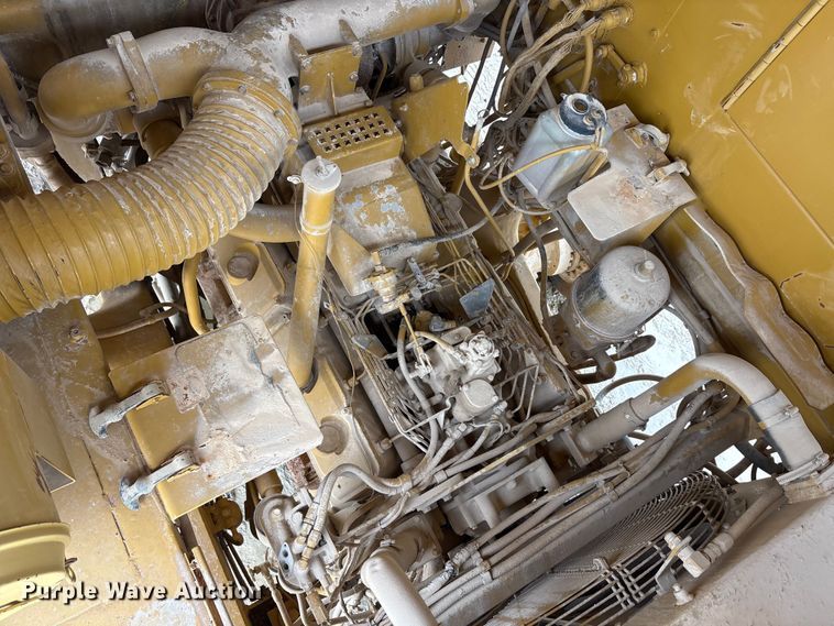 image for item YA3037 1995 Caterpillar 773B haul truck