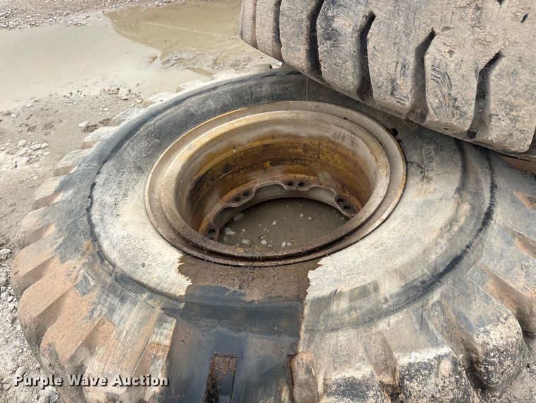 image for item YA3037 1995 Caterpillar 773B haul truck