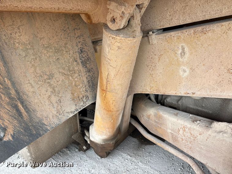 image for item YA3038 1980 Caterpillar 733B haul truck