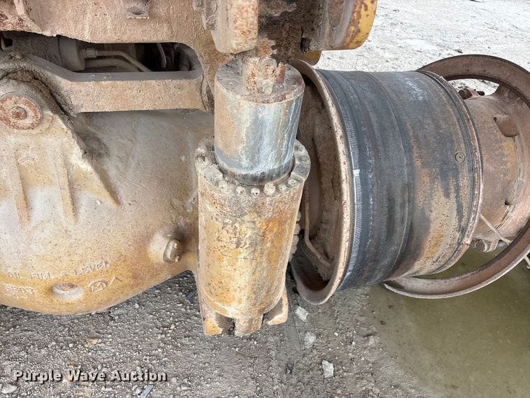image for item YA3038 1980 Caterpillar 733B haul truck