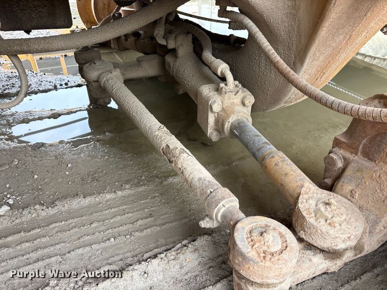 image for item YA3038 1980 Caterpillar 733B haul truck