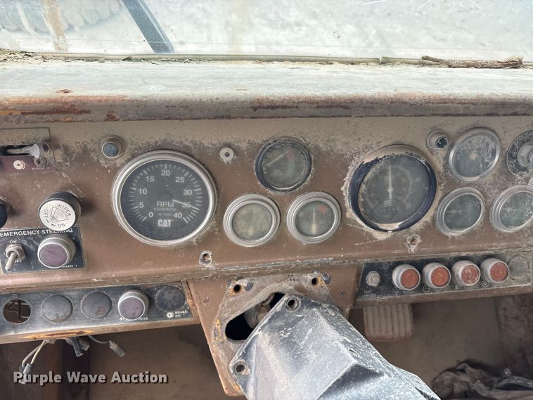 image for item YA3038 1980 Caterpillar 733B haul truck