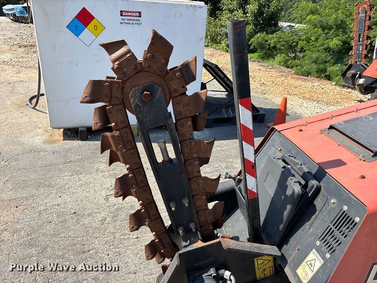 image for item YA3044 2016 Ditch Witch 410SX trencher