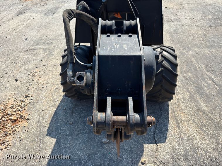 image for item YA3044 2016 Ditch Witch 410SX trencher