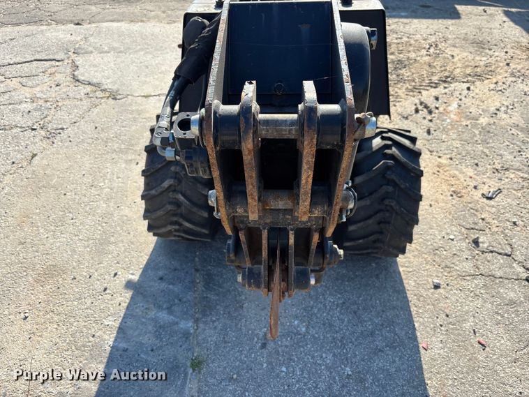 image for item YA3045 2015 Ditch Witch 410SX trencher