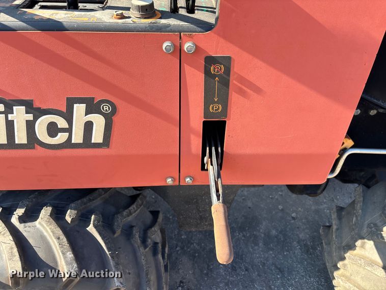 image for item YA3045 2015 Ditch Witch 410SX trencher