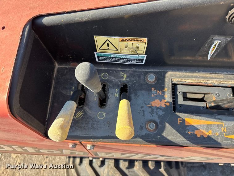 image for item YA3045 2015 Ditch Witch 410SX trencher