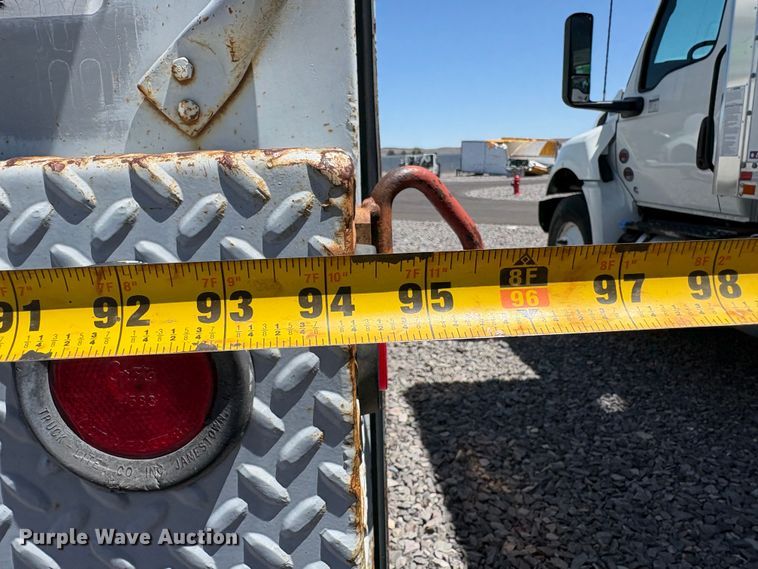 image for item YA3071 1995 International 4800 digger derrick truck
