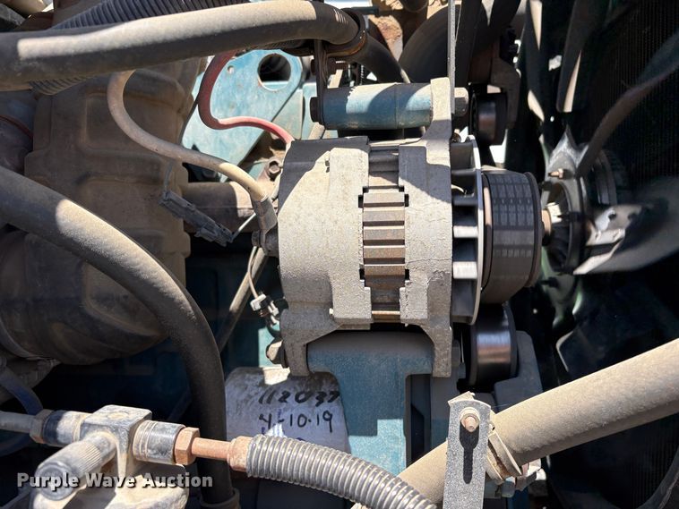 image for item YA3071 1995 International 4800 digger derrick truck