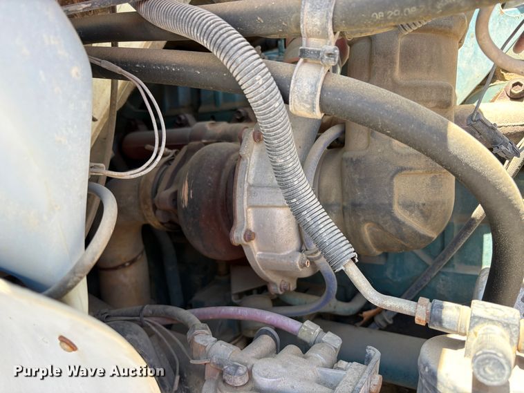 image for item YA3071 1995 International 4800 digger derrick truck