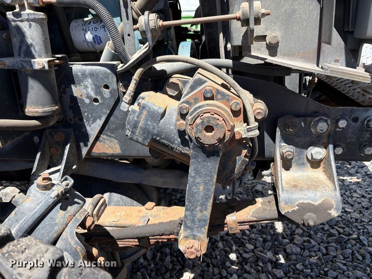 image for item YA3071 1995 International 4800 digger derrick truck