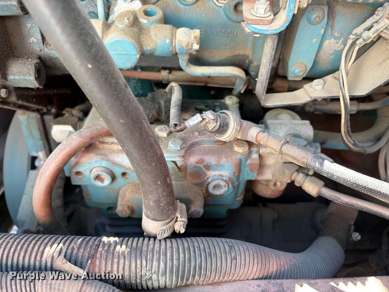 image for item YA3071 1995 International 4800 digger derrick truck