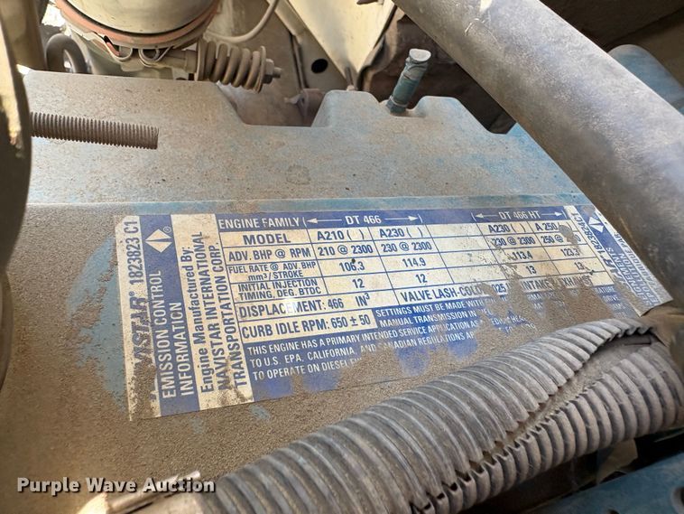 image for item YA3071 1995 International 4800 digger derrick truck