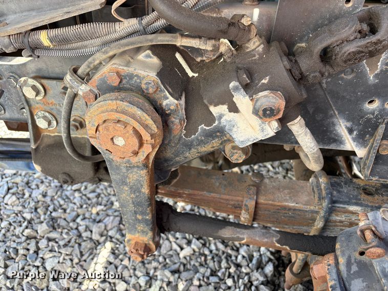 image for item YA3071 1995 International 4800 digger derrick truck