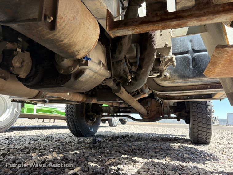 image for item YA3071 1995 International 4800 digger derrick truck