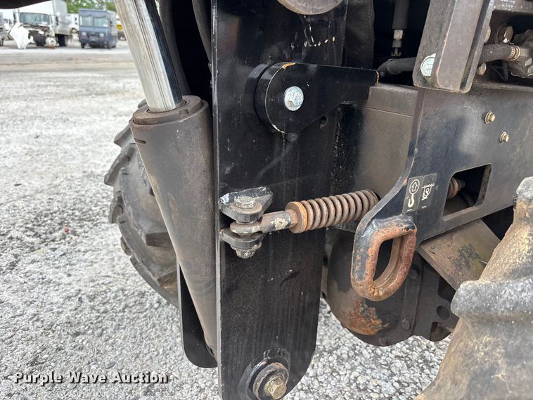 image for item YA3075 2017 Ditch Witch 410SX trencher