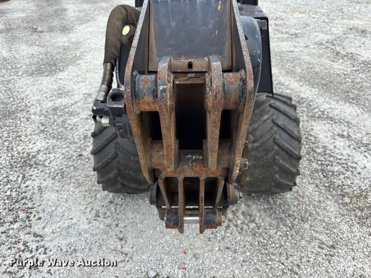 image for item YA3075 2017 Ditch Witch 410SX trencher