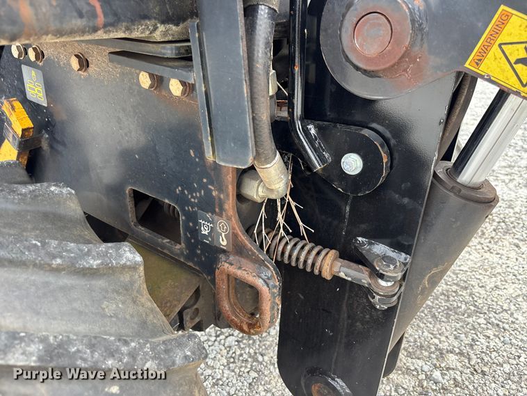 image for item YA3075 2017 Ditch Witch 410SX trencher