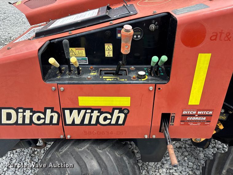 image for item YA3075 2017 Ditch Witch 410SX trencher
