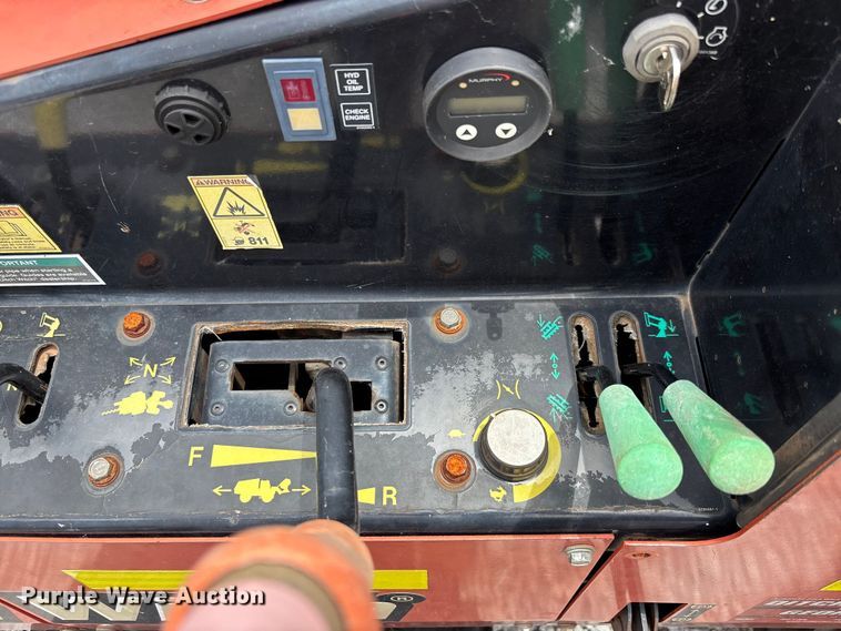 image for item YA3075 2017 Ditch Witch 410SX trencher