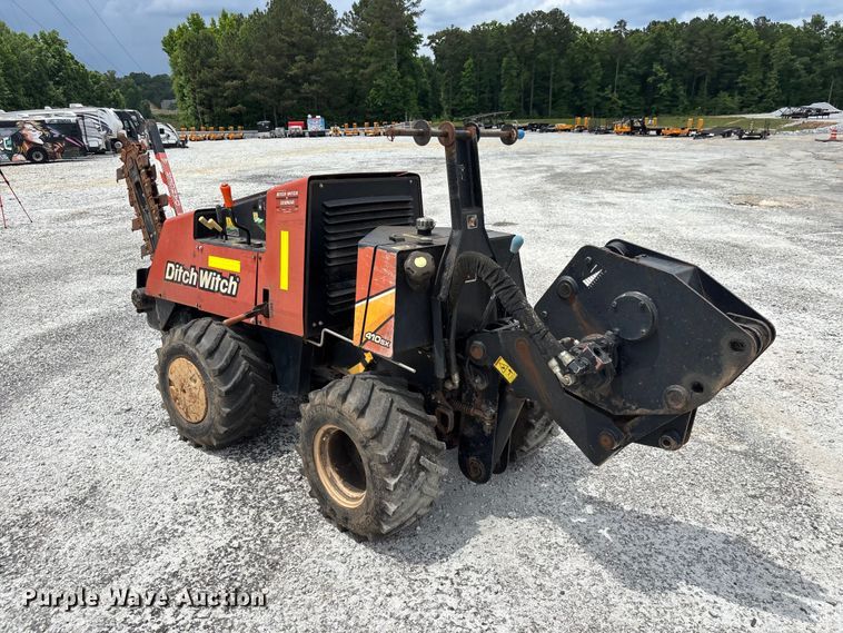 image for item YA3076 2016 Ditch Witch 410SX trencher
