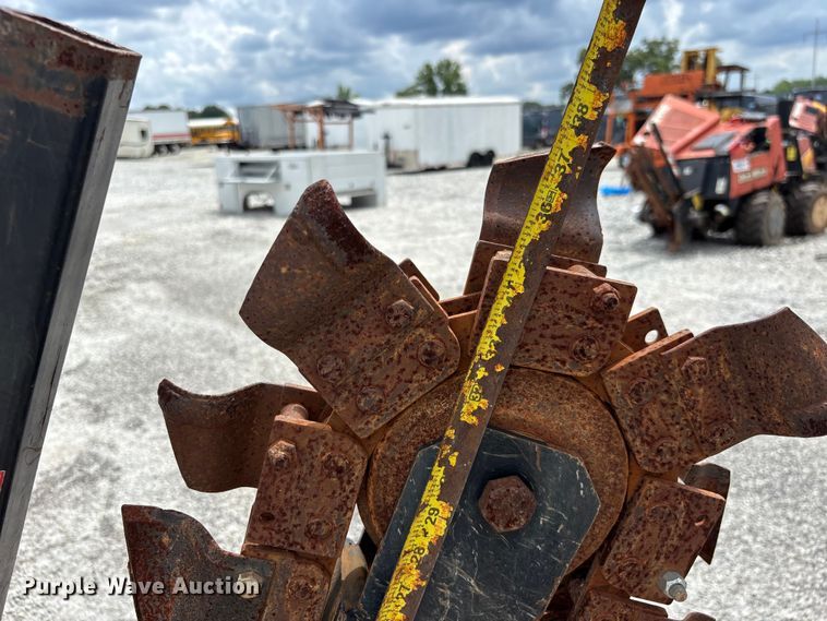 image for item YA3076 2016 Ditch Witch 410SX trencher