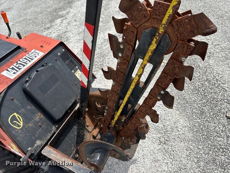 image for item YA3076 2016 Ditch Witch 410SX trencher