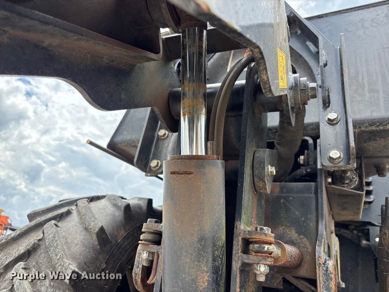 image for item YA3076 2016 Ditch Witch 410SX trencher