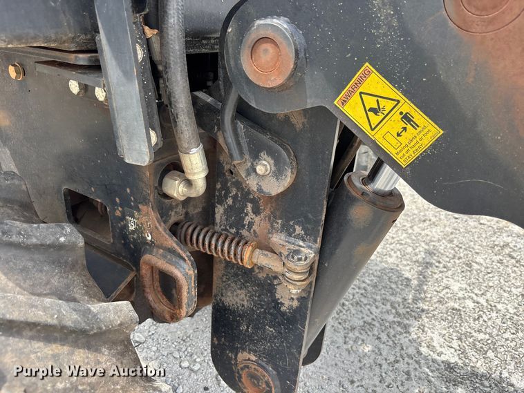 image for item YA3076 2016 Ditch Witch 410SX trencher