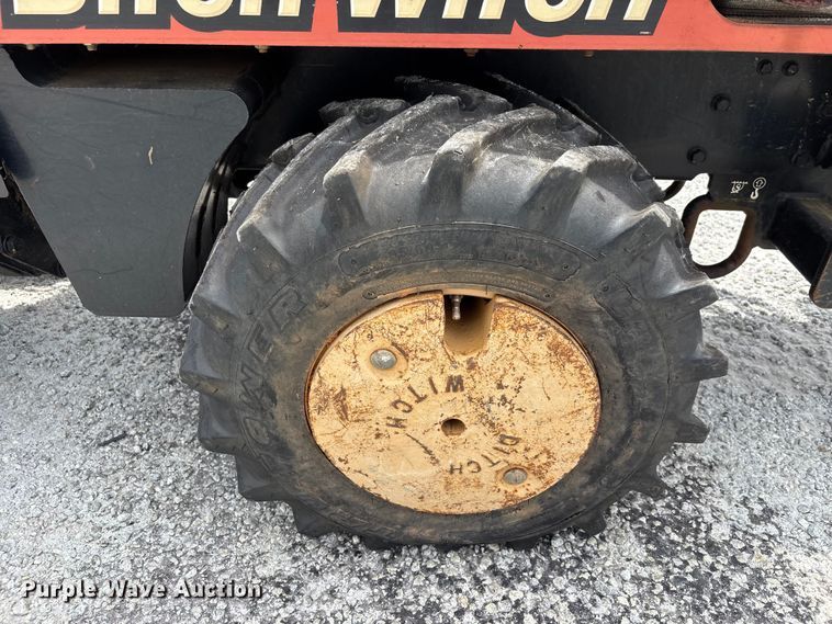 image for item YA3076 2016 Ditch Witch 410SX trencher