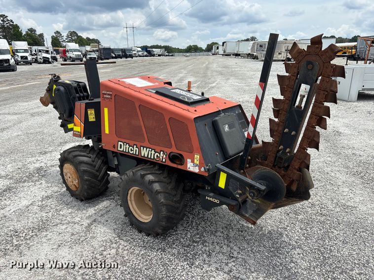 image for item YA3077 2016 Ditch Witch 410SX trencher