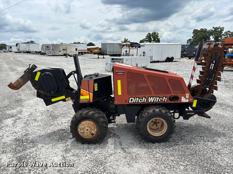 image for item YA3077 2016 Ditch Witch 410SX trencher