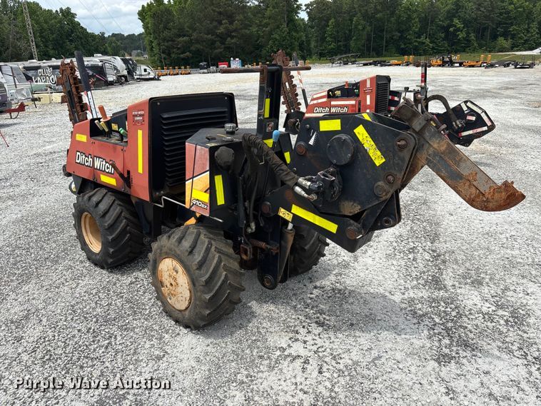 image for item YA3077 2016 Ditch Witch 410SX trencher