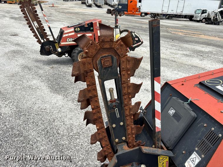 image for item YA3077 2016 Ditch Witch 410SX trencher