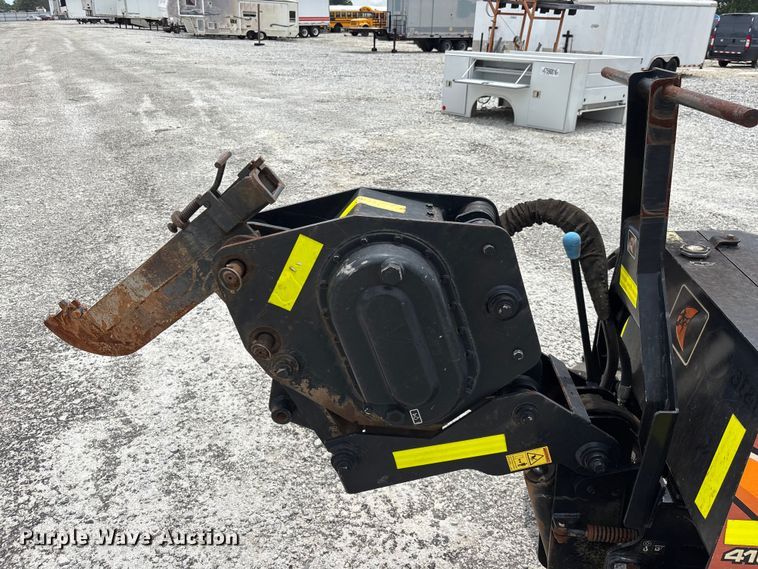 image for item YA3077 2016 Ditch Witch 410SX trencher