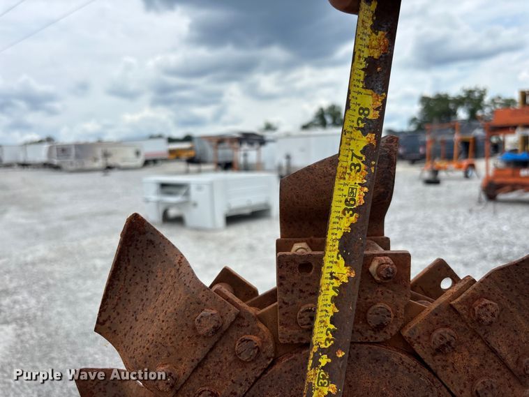 image for item YA3077 2016 Ditch Witch 410SX trencher