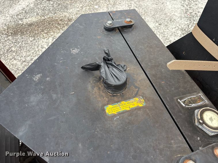 image for item YA3078 2016 Ditch Witch 410SX trencher