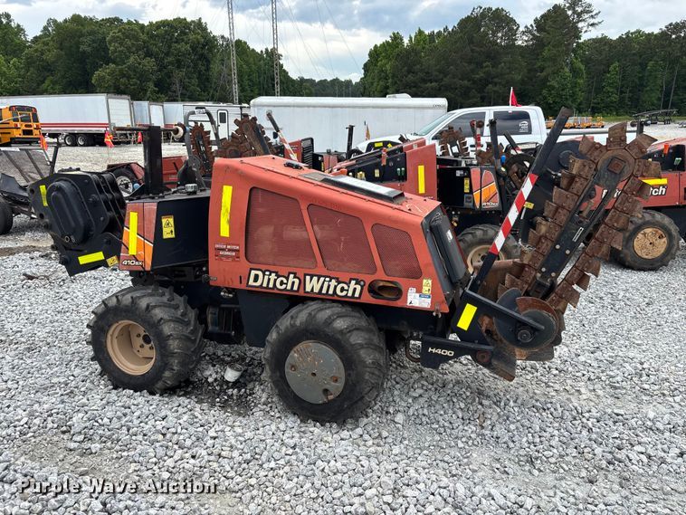 image for item YA3079 2016 Ditch Witch 410SX trencher