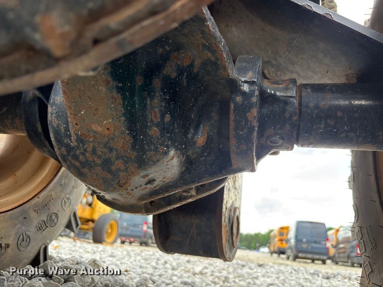 image for item YA3079 2016 Ditch Witch 410SX trencher