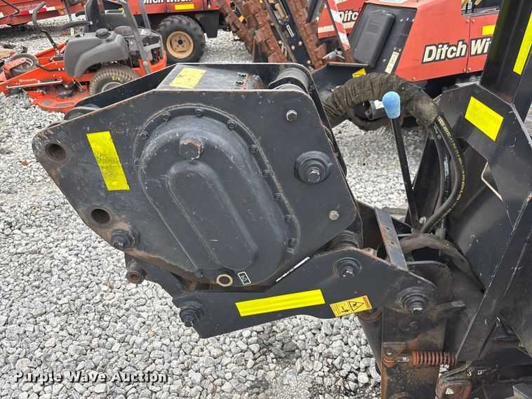 image for item YA3079 2016 Ditch Witch 410SX trencher
