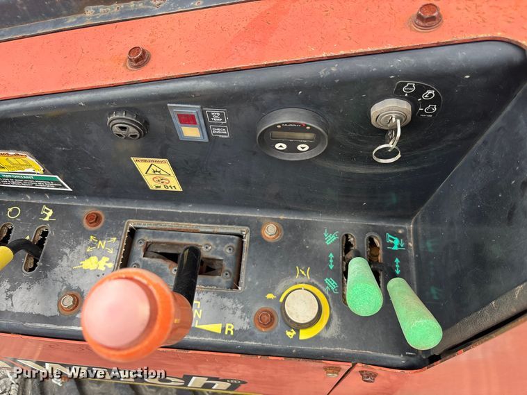 image for item YA3079 2016 Ditch Witch 410SX trencher