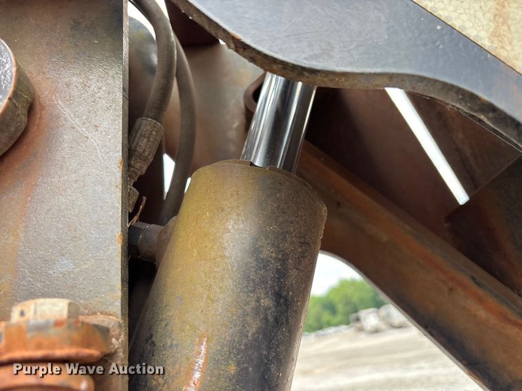 image for item YA3080 2015 Ditch Witch 410SX trencher