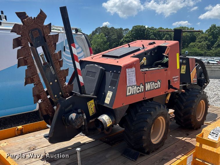 image for item YA3098 2020 Lucon 5T142BW-HDP equipment trailer with 2016 Ditch Witch 410SX trencher