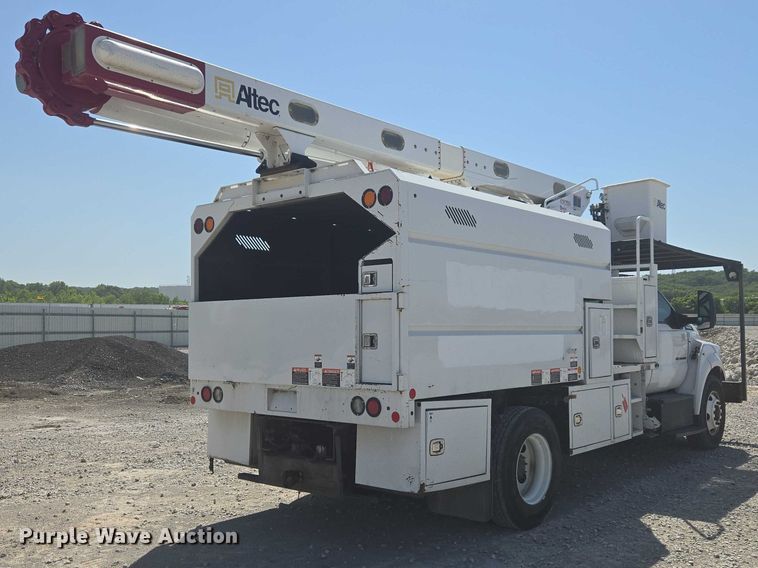 image for item YA3192 2017 Ford F750 Super Duty forestry bucket truck