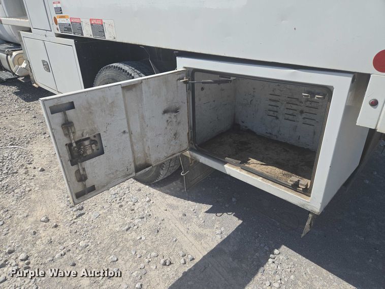 image for item YA3192 2017 Ford F750 Super Duty forestry bucket truck