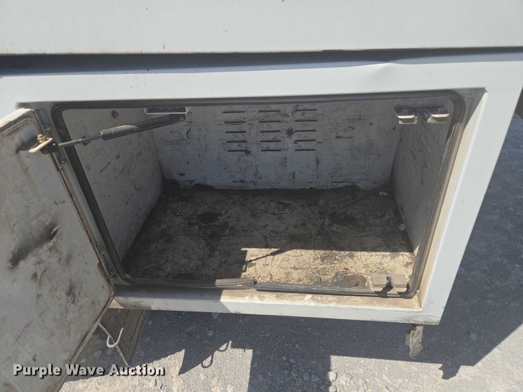 image for item YA3192 2017 Ford F750 Super Duty forestry bucket truck